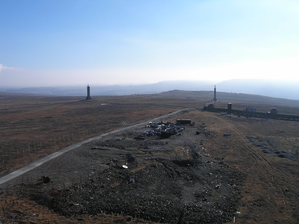 Two calibration masts on plateau, Norilsk Vega MS